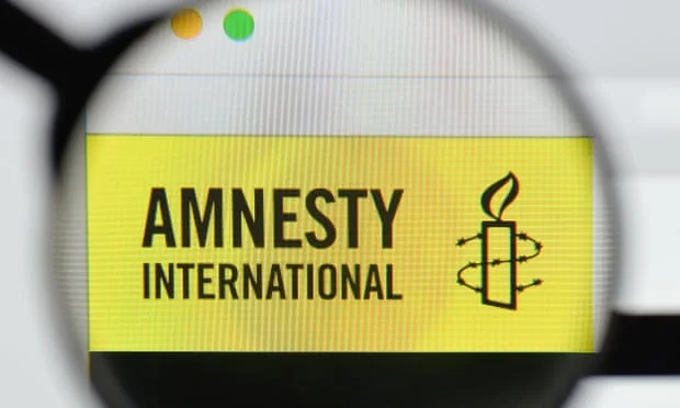 Amnesty International a une culture des abus racistes.