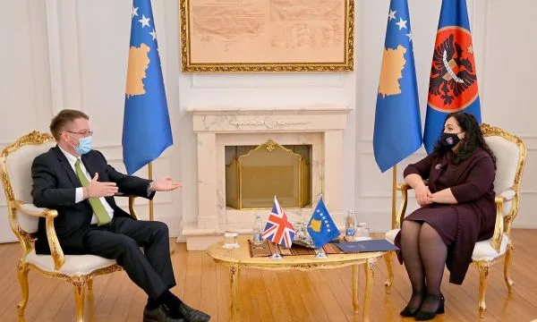 Après Haki Abbas, Nicholas Abbott rencontre également Vjosa Osman