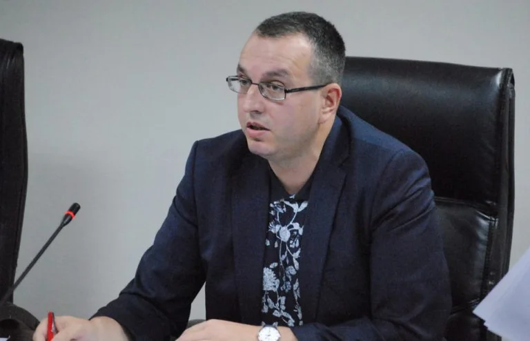 Joshi-VVVé: Estás buscando la unidad cuando te pidieron que trajeras Kosovo de vuelta