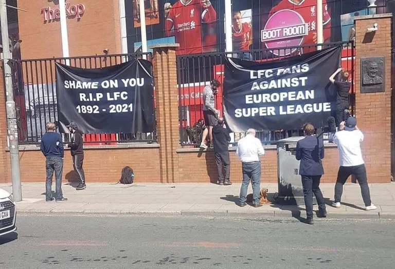 They don't hold to Liverpool fans: They protest hard Super League, announce the death of the club