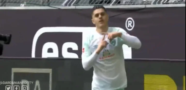 Avec cette note, Rasica a été loué après le but dans la lourde défaite contre Dortmund