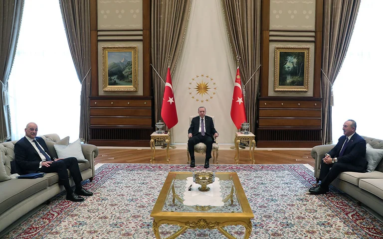 Tensions at the meeting between Erdogan and Greek minister: Keep Your Place