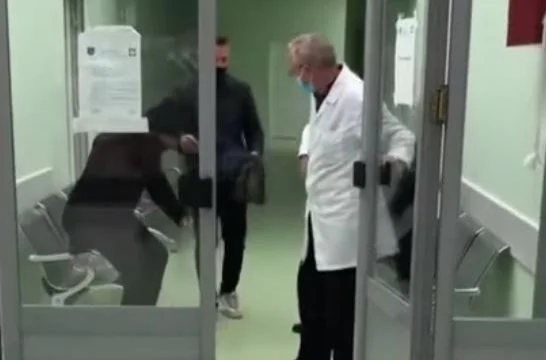 A physician released who did not provide medical assistance to an elderly man in Podujevo