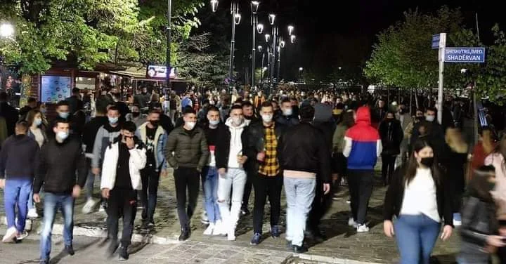 Citizens' gatherings stroll the streets of Prizren City