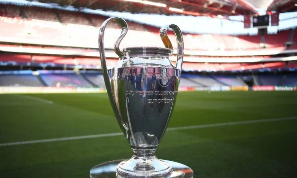 U n EFA changes the Champions League format