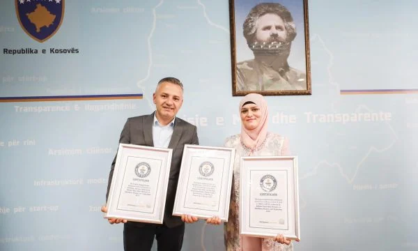 La Weekend Community rend hommage à Arbnor Feyza-Idriz qui a battu le record de Guinness.