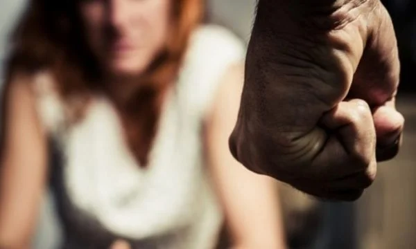 He beat the woman badly for television: A month of detention without TV for prisrenas