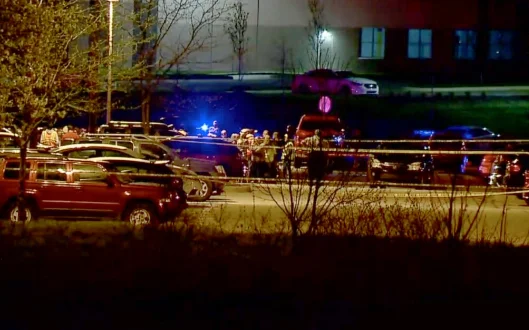 Huit morts et plusieurs blessés dans une attaque armée américaine