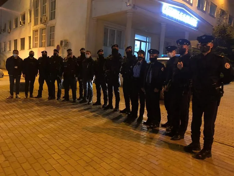La policía sigue buscando en los municipios el respeto de las medidas anticondavit.