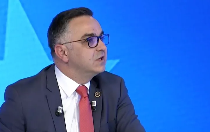 Tahiri nous dit si Albena Resiti de AAK