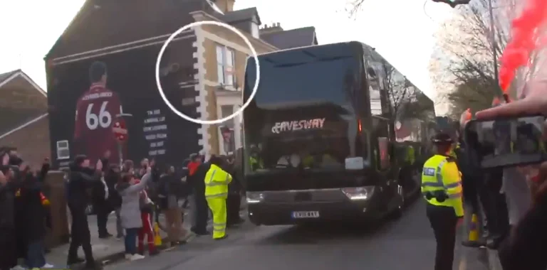 The moment Real Madrid's bus was attacked by stones in Liverpool