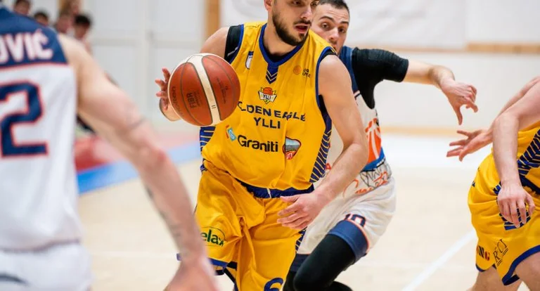 Golden Eagle Star Champion of Unic League