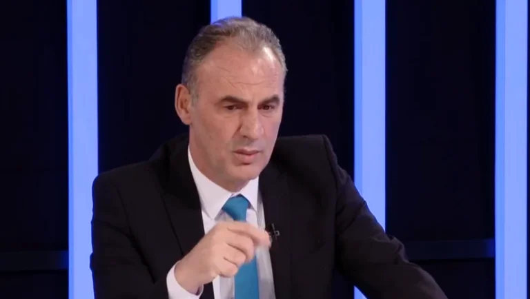 Limaj: Peut-être que Lumir Abdixhiku a des accords avec Vjosa Osmani pour son vote en tant que présidente