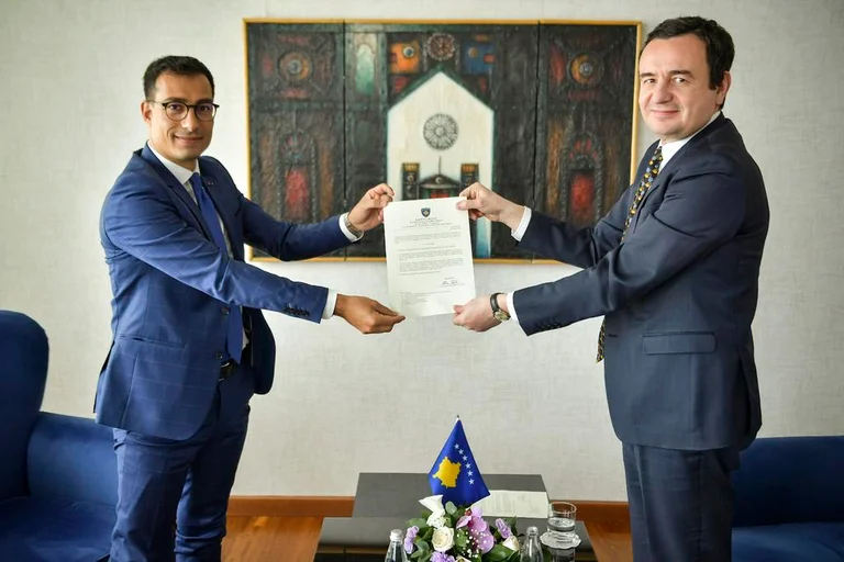 Kurti nomme Bardhil Dobra, sous-ministre des Affaires intérieures