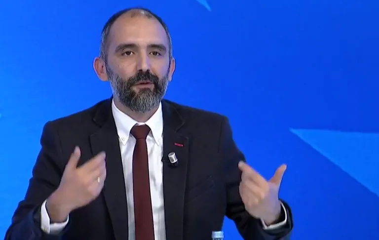 Abrach razona las citas familiares: No podemos llegar de PDK o LDK