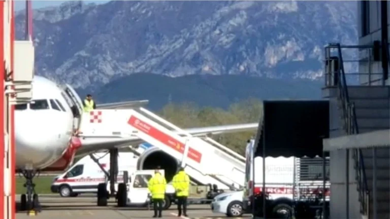 L'aéroport de Rina est de retour demain pour travailler.