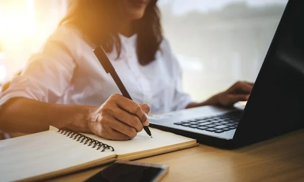 Enseignants sans enseignement en ligne
