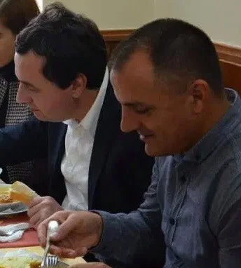El oficial VV dice quién está en televisión y quién no.