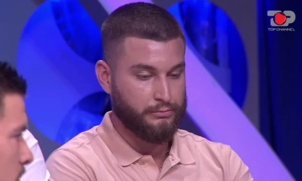 Va dire à ta soeur” Prince querelle avec les filles, claque le micro sur le sol