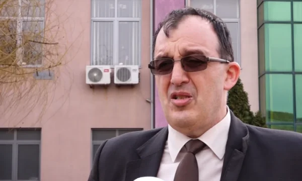 Después de ser nombrado viceministro, Pupovci renuncia al cargo de director del Centro de Educación de Kosovo