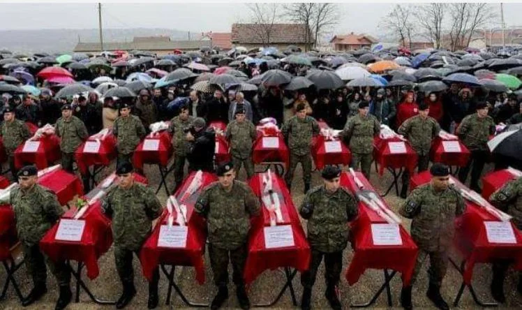 Haradinaj recuerda máscara en Rezalla