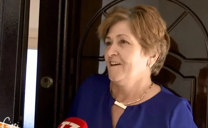 Voici la mère de Vjosa Osman : Comme une famille l'a dit, elle serait présidente.