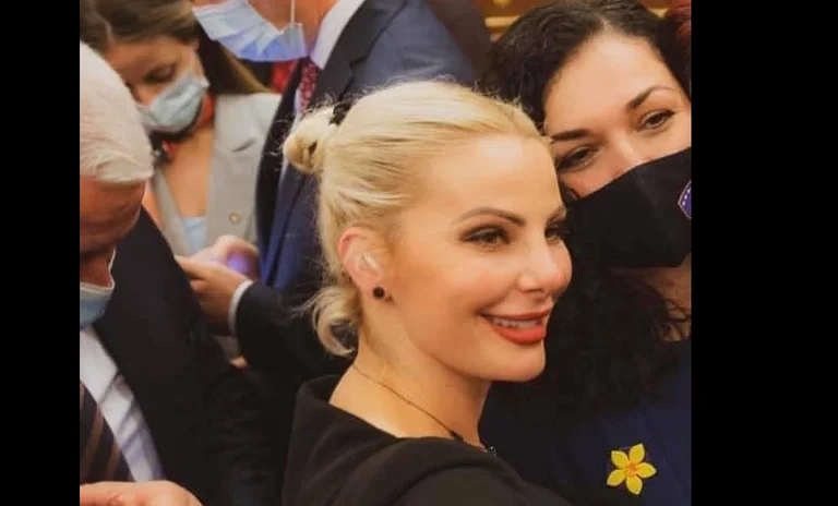 Reagon Duda Balje: Präsident Osmani ist die positivste und schöne Frau, die ich weiß