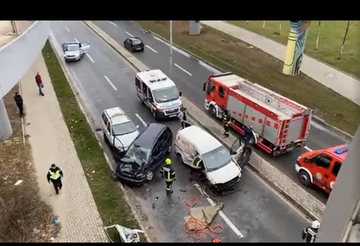 Accident sur la route Pristina-Fushe Kosovo, quatre personnes envoyées pour un traitement