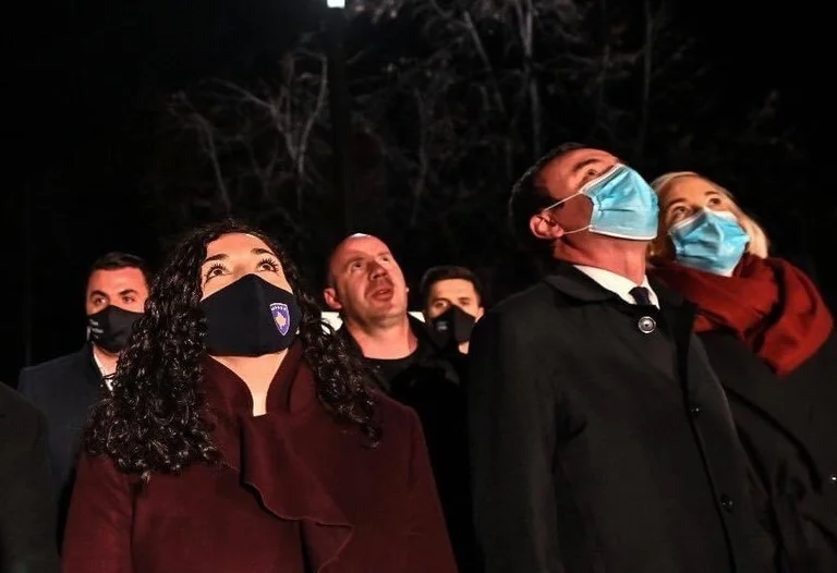 Analisti nga ShBA: VV kretena, Vjosa mos ta synojë Presidencën