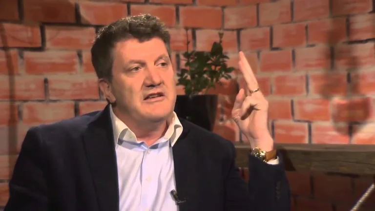 Zeka reacciona a Berisha: tiene el K-hat.