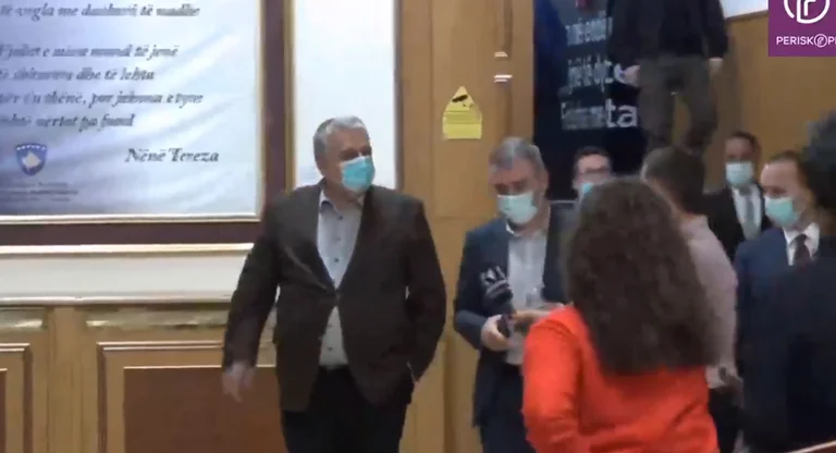 No hemos cambiado El espectáculo LDK dice que VV amenaza con llegar a la Asamblea