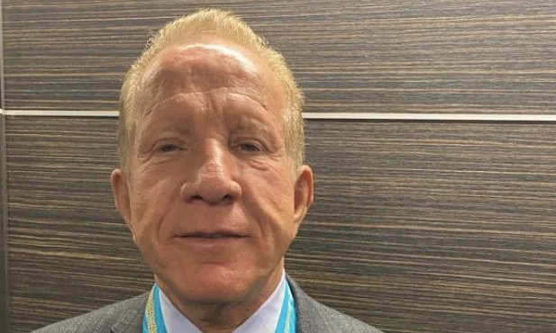 Vote for President: Did Pacolli come back with his plane or pay him a ticket for another?