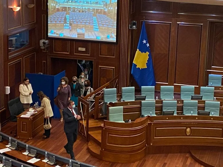 La entrada del MP en el Salón de la Asamblea ha comenzado