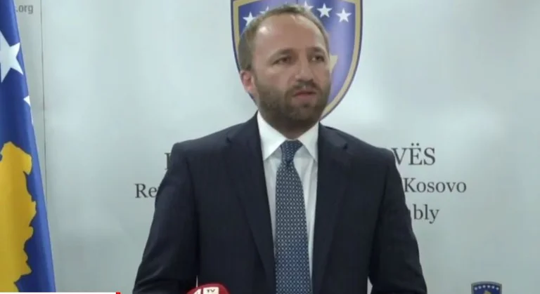 Abelard Tahiri: Se il paese va alle elezioni, la colpa è di Albin Kurti e Vetevendosje Movimento