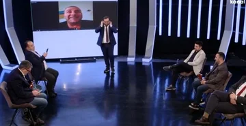 Kurt je lui donnerais une bougie, Ridvan Berisha se moque des analystes avec son apparence.