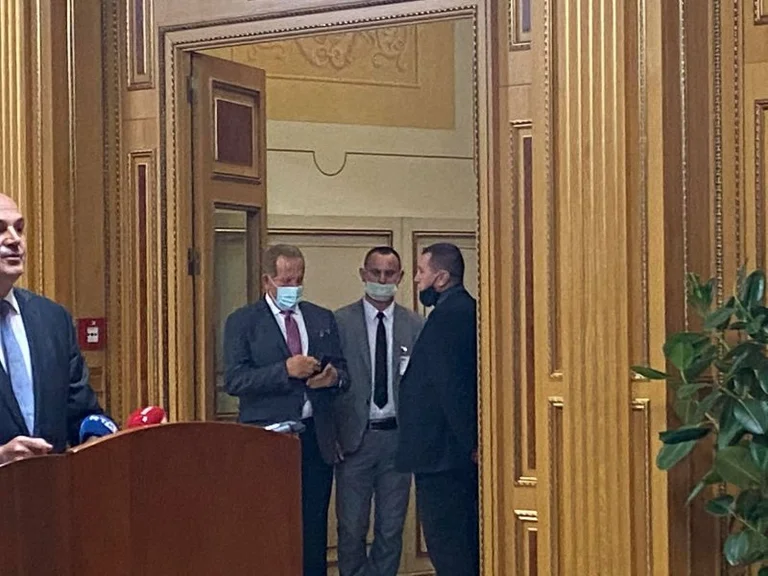 Pacolli appears in the Assembly shortly before the Election Law change session