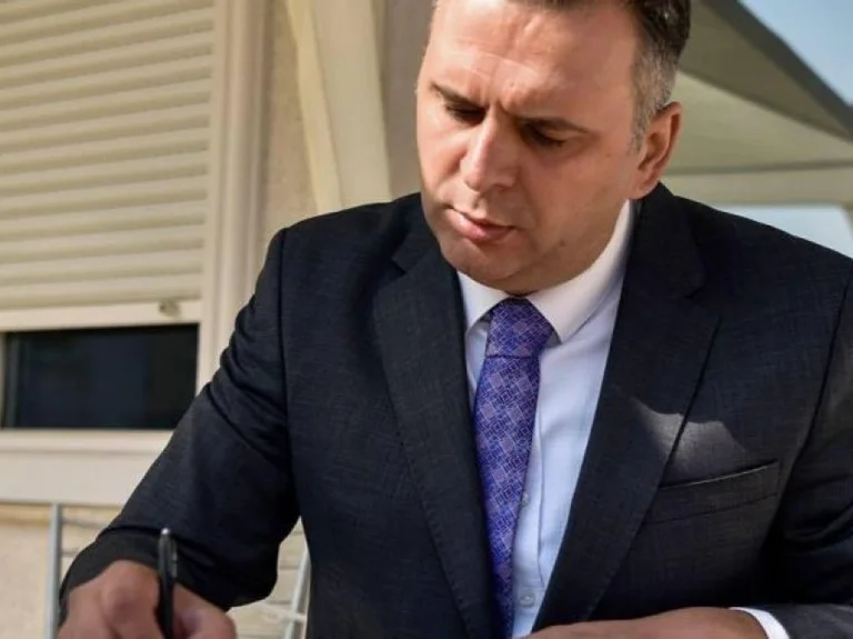 Deputeti i VV-së reagon për ndërtimet në Liqenin e Badovcit