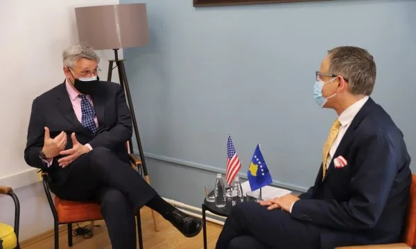 Costet meets with Minister Vitita, no new measures ruled out