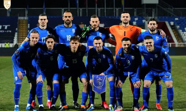 Offizielle Formationen: Spanien ʹ Kosova