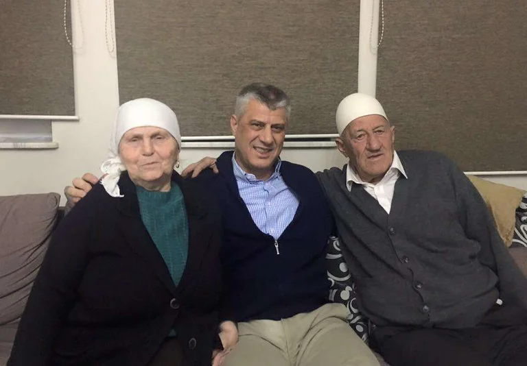 Voici l'état de santé des parents de Thaci, son cousin parle