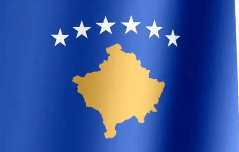 Giant American Botschaft wünscht Kosovo Glück im Spiel gegen Spanien