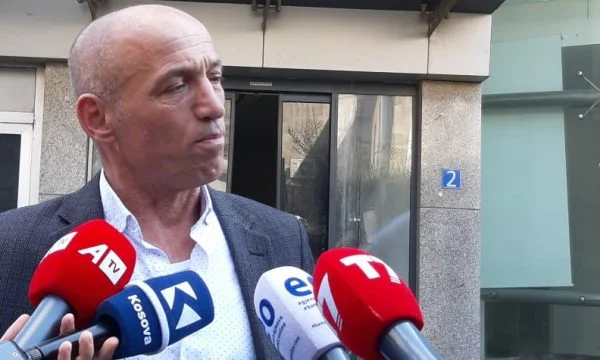 Responsable de la base de police du centre d'appels à Pristina