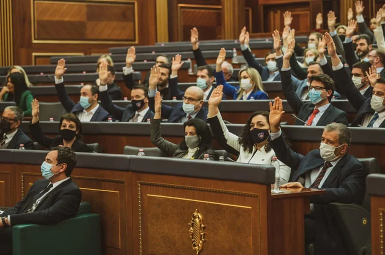 Establecer condiciones: Las demandas de dos diputados para votar a Osman para presidentes enseñados