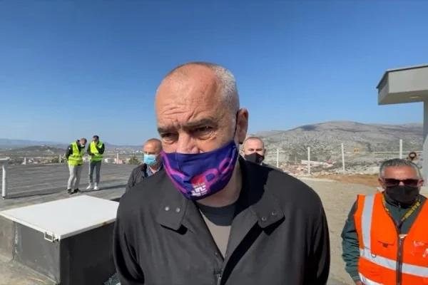 Rama: 24 heures d'eau dans tous les centres urbains albanais en 2022