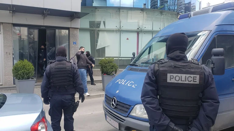 Njësia Speciale bastis dy kompani në Prishtinë