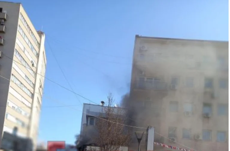 Zjarr në një lokal në Prishtinë: PAMJE