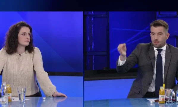 Eskalon debati, moderatori detyrohet të ndalë mikrofonat e Gjinovcit dhe Rrustës