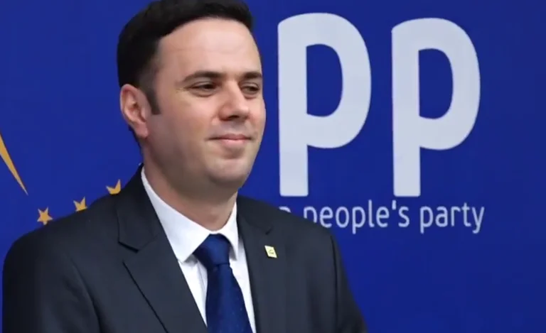A po kalon Presidenti kah zyret e LDK-së? Kjo është përgjigja e Abdixhikut
