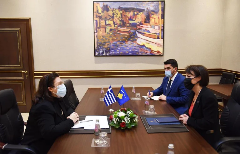 Gërvalla falënderon për “qasje konstruktive” shtetin që s’e njeh Kosovën