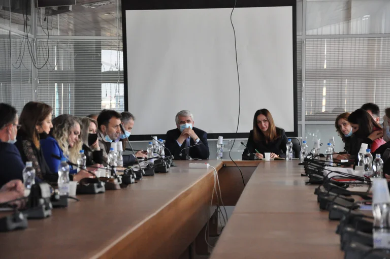 Propozohet pushim pranveror për të gjitha shkollat, nesër merret vendimi